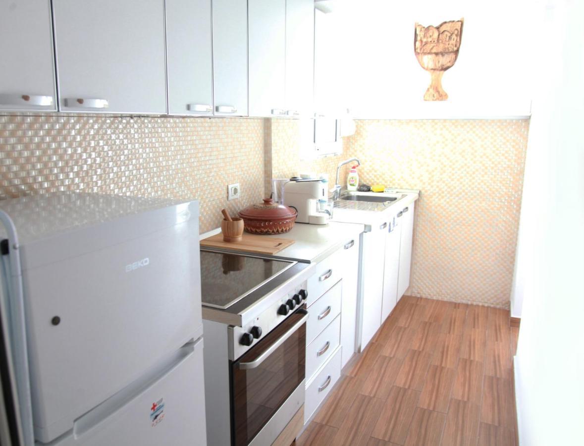 Cozy Central Apartment Tirana Exterior photo